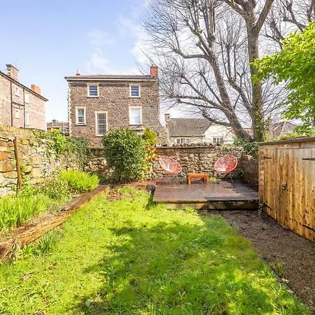 Spacious And Quiet Ground Floor Flat Bristol