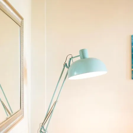 Spacious And Quiet Ground Floor Flat - Free Parking Apartmán *