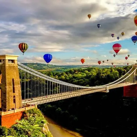 Apartmán Spacious And Quiet Ground Floor Flat - Free Parking *