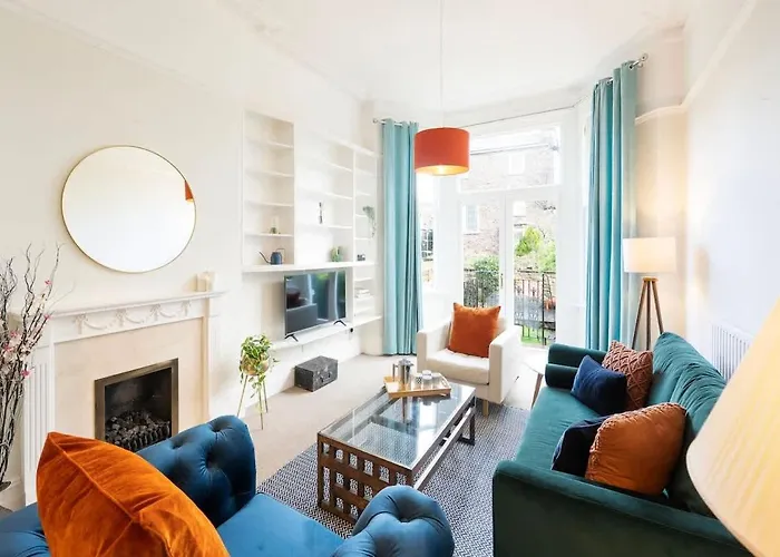 Spacious And Quiet Ground Floor Flat - Free Parking * Bristol