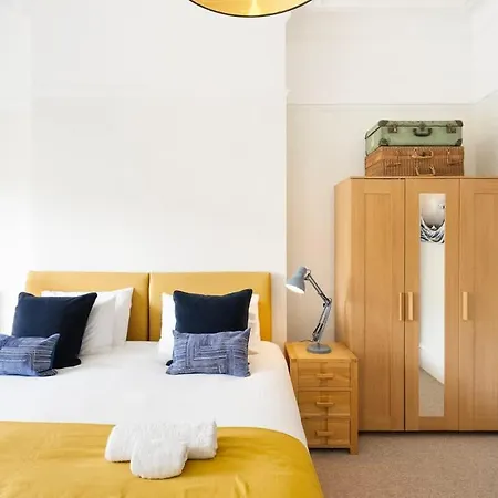 Apartment Spacious And Quiet Ground Floor Flat - Free Parking