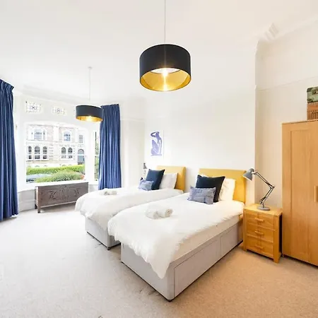 Spacious And Quiet Ground Floor Flat - Free Parking Apartment Bristol