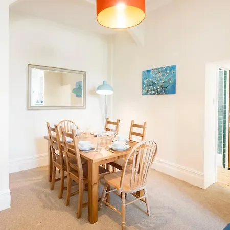 דירה Spacious And Quiet Ground Floor Flat - Free Parking בריסטול