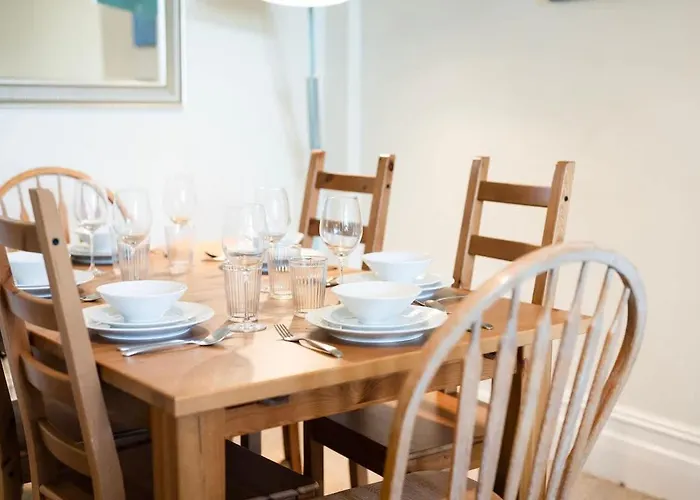 Apartmán Spacious And Quiet Ground Floor Flat - Free Parking *